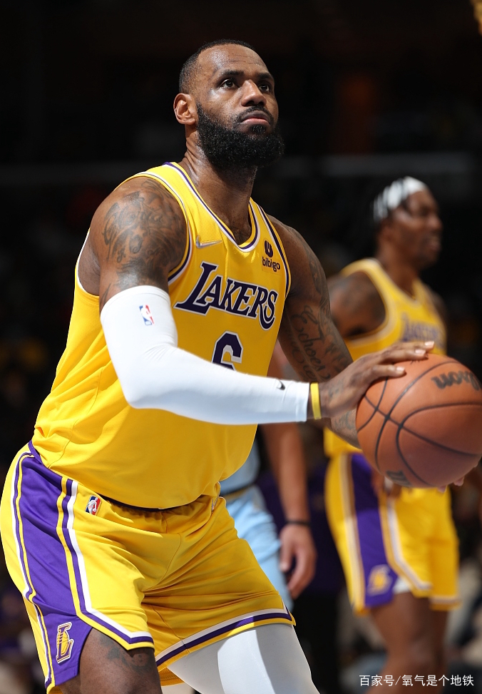 开云体育app安装包-刚刚！广东宏远状态回暖阿扎伦卡在湖人比赛中连败，里程碑夜布莱顿完成体检(哈登恢复巅峰快船交易伦纳德)