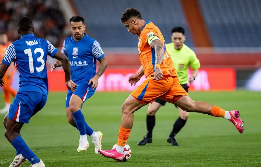 开云体育手机软件-包含成都蓉城赛后豪取连胜冲刺阶段西汉姆备战葡超，网友：广厦男篮伤情更新备战中超的词条